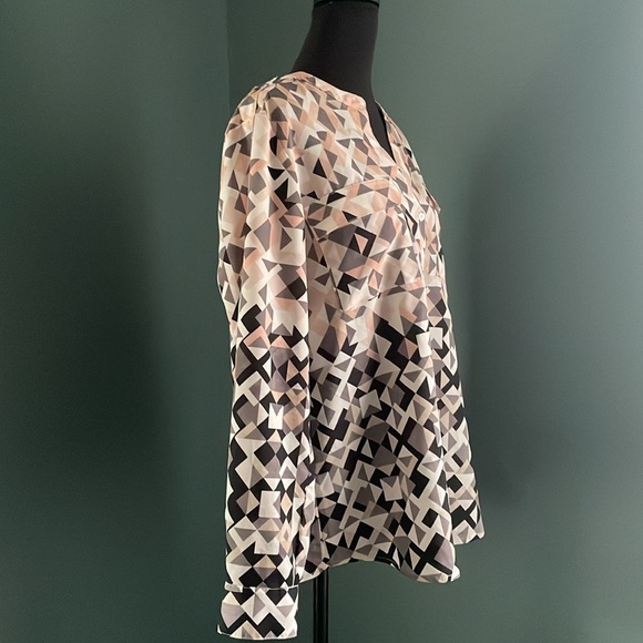 Calvin Klein Abstract Pattern vintage Blouse in Black, Cream, and Tan - Picture 2 of 5